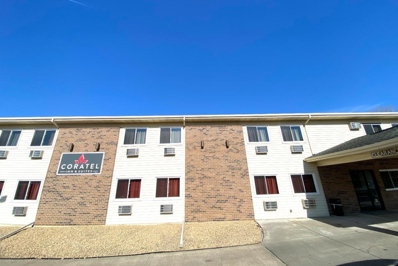 Coratel Inn & Suites By Jasper Hastings Exterior photo